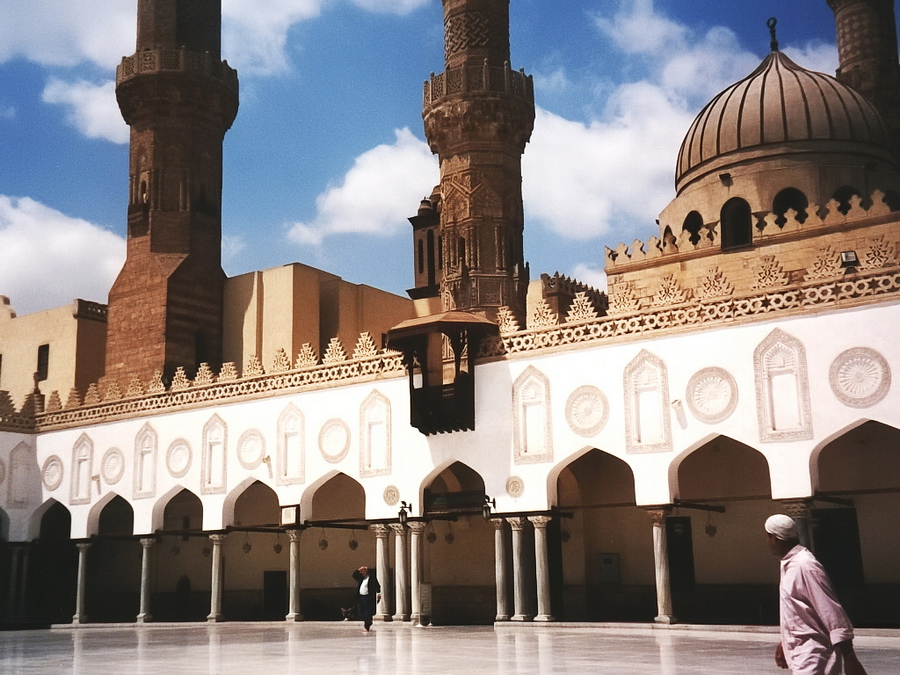 Cairo - El Azhar De El Azhar moskee met koranschool werd opgericht in de 14e eeuw en is nog steeds een van de belangrijskte in de islamwereld. Stefan Cruysberghs